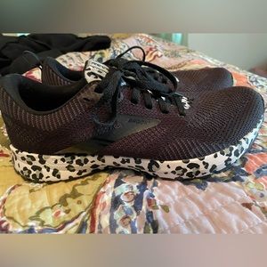 Brooks sneakers (Rev)